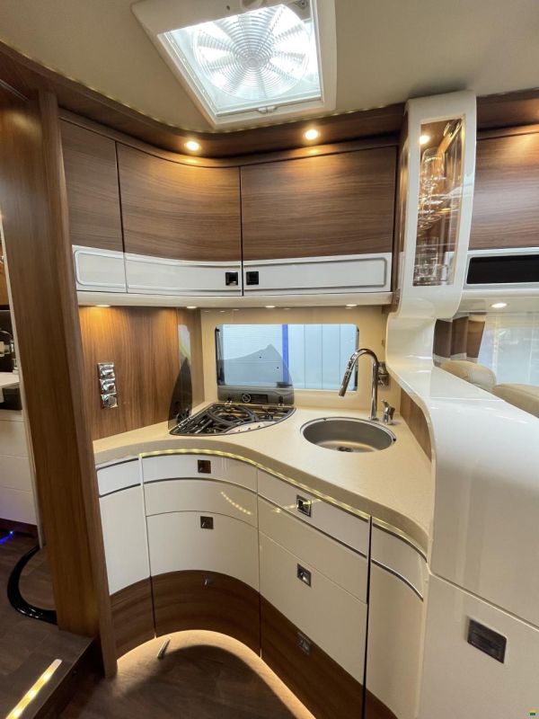 Carthago chic e-line I / XL - Mercedes I 61 XL LE - DA