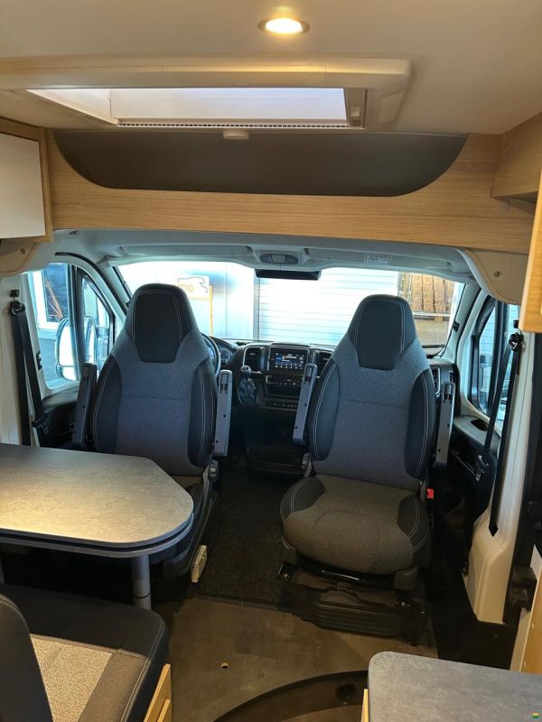 Roadcar R640