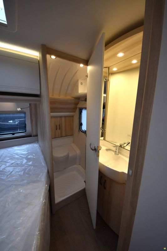 Hobby 560 KMFe De Luxe