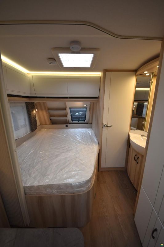 Hobby 560 KMFe De Luxe