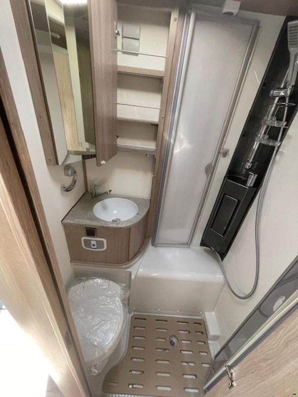 Kabe Travel Master NOVUM 750 LGB Light