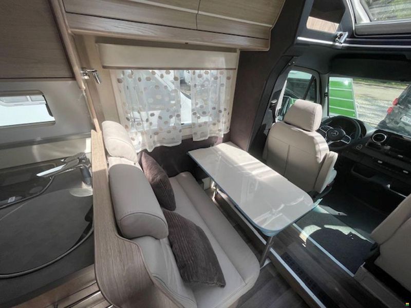 Kabe Travel Master NOVUM 750 LGB Light