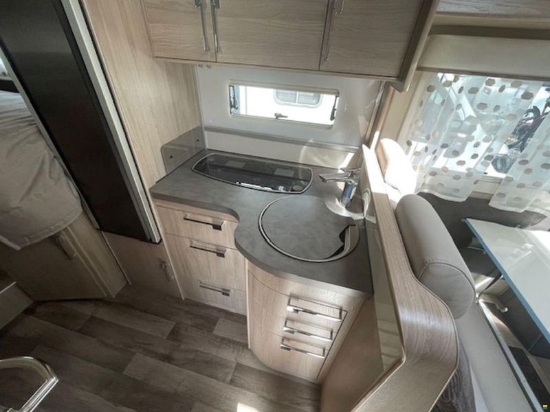 Kabe Travel Master NOVUM 750 LGB Light