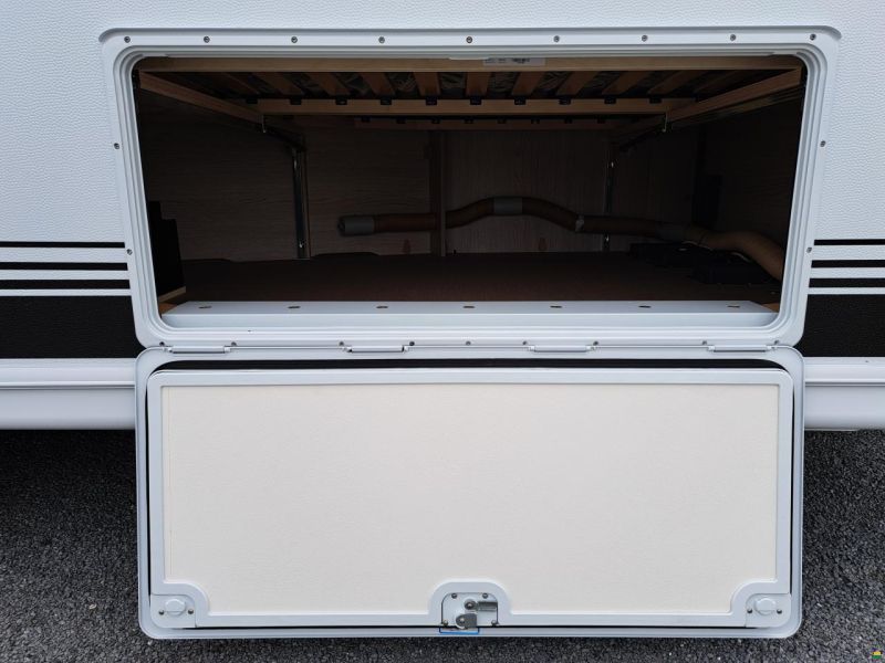 Bürstner Premio 455 TS Black Forest