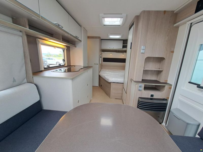 Bürstner Premio 455 TS Black Forest