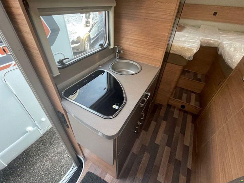 Weinsberg CaraHome 650 MEG MiWa 182