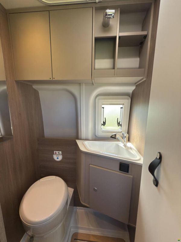 Carado Edition25 CV Ford 590 4x4