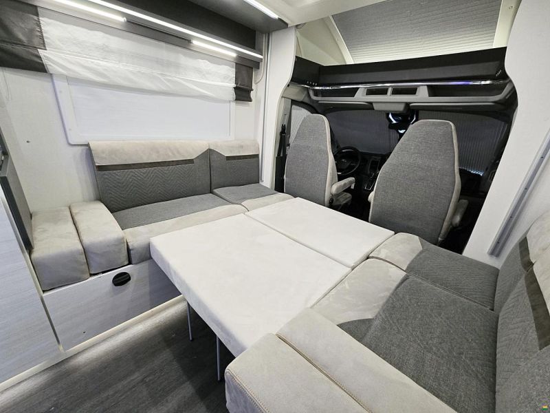 Challenger 260 GRAPHITE PREMIUM 2.0 TDCI AUTOMAT