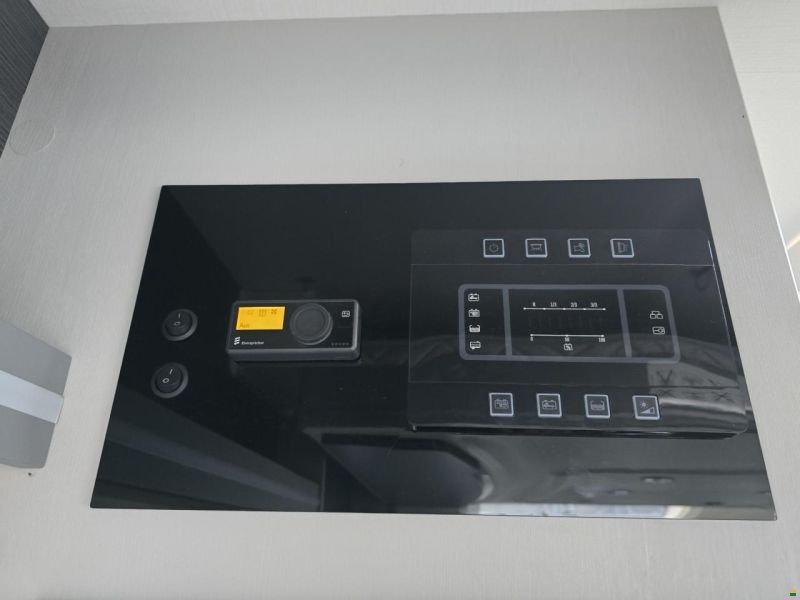 Challenger 260 GRAPHITE PREMIUM 2.0 TDCI AUTOMAT