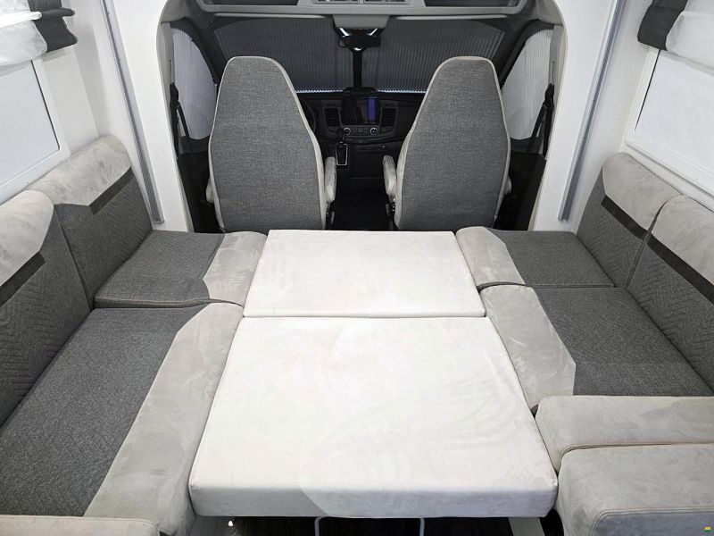 Challenger 260 GRAPHITE PREMIUM 2.0 TDCI AUTOMAT