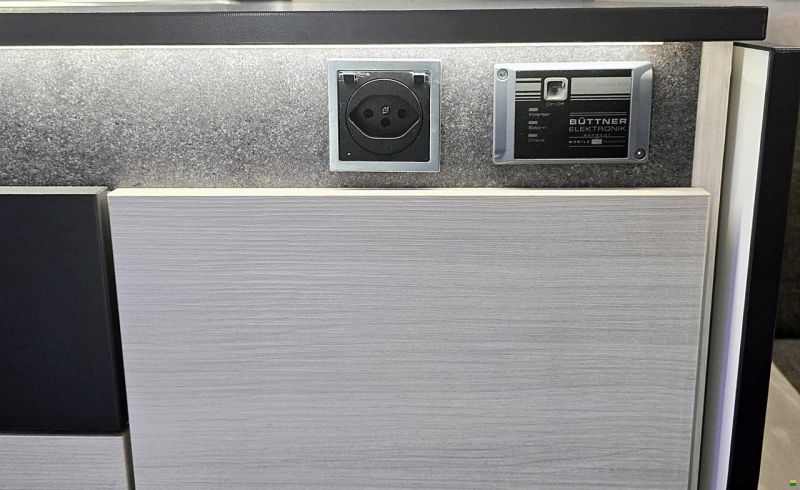 Challenger 260 GRAPHITE PREMIUM 2.0 TDCI AUTOMAT