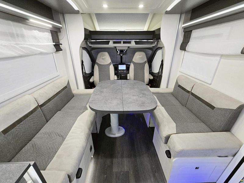 Challenger 260 GRAPHITE PREMIUM 2.0 TDCI AUTOMAT