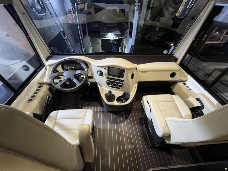 Concorde Charisma 900 L