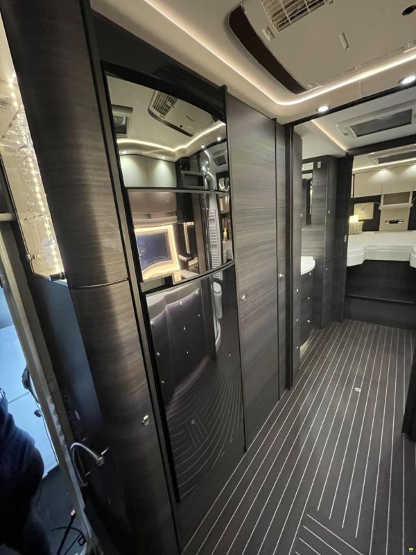 Concorde Charisma 900 L