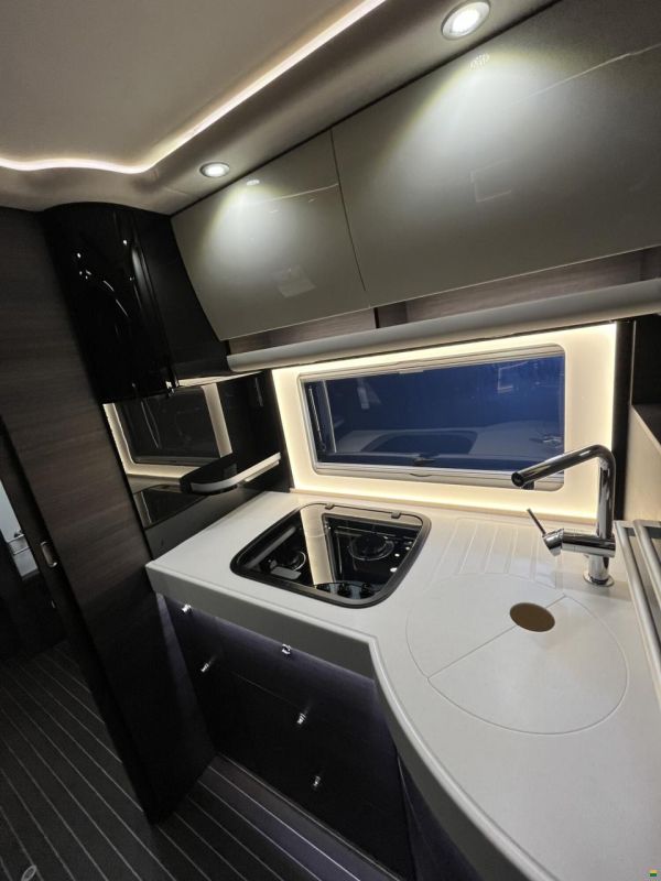 Concorde Charisma 900 L