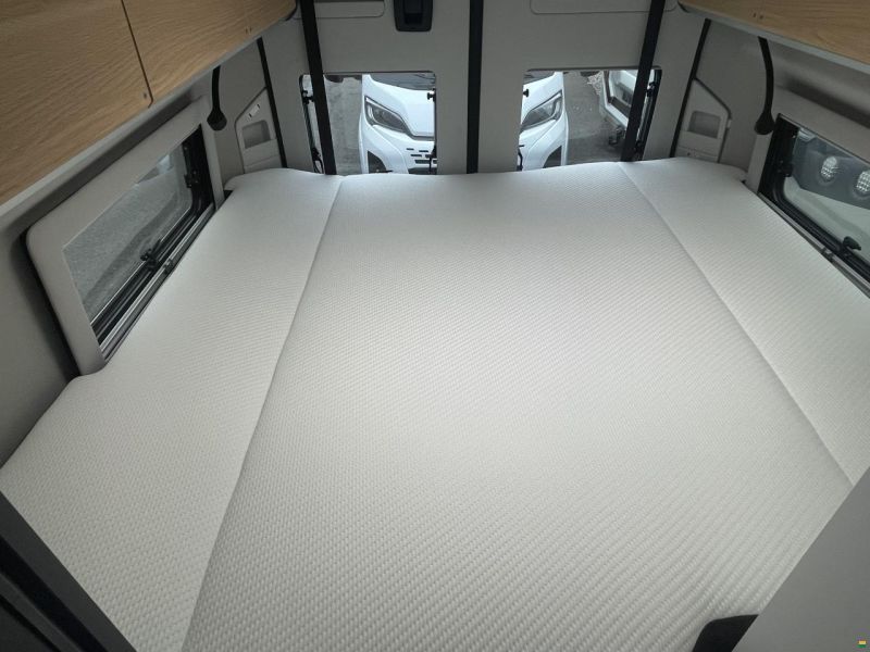 Adria Twin 640 SGX, SWISS EDITION