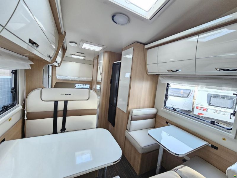 Forster-Reisemobile A 699 vb mit 7 Plätzer, Automat!