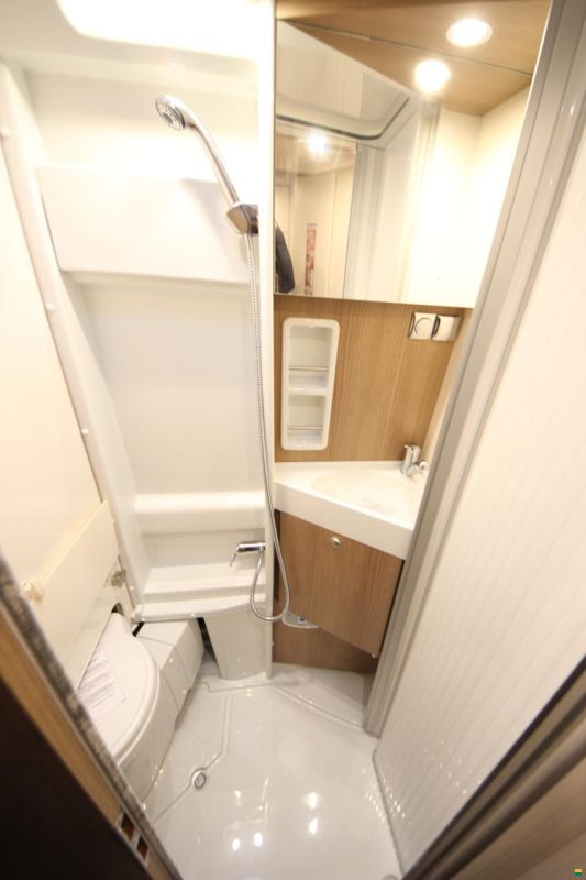 Malibu Van first class - two rooms 640 LE RB GT