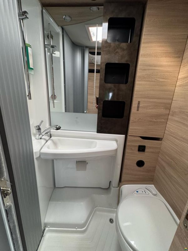 Knaus Van Ti Plus Platinum Selection 650MEG