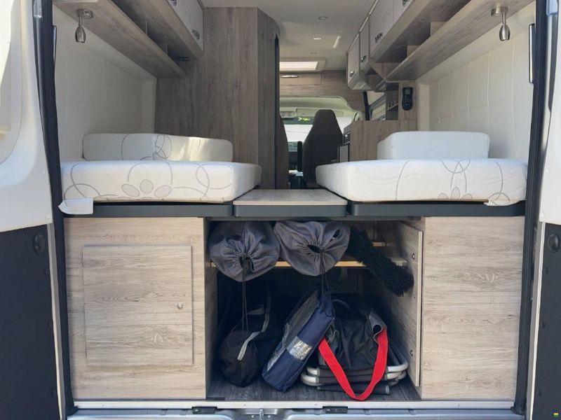 Bravia Mobil Swan 636 Swiss Edition