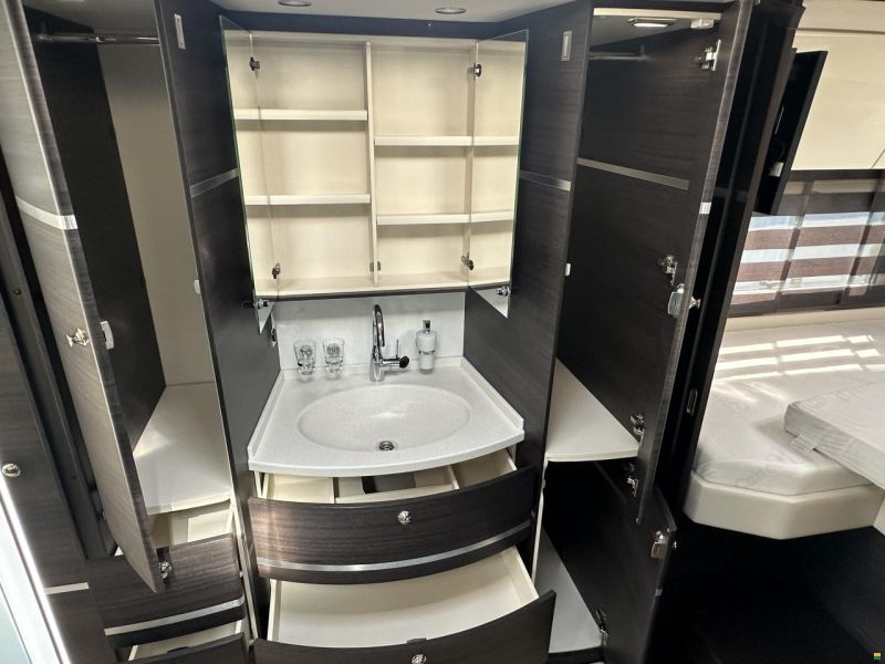 Concorde Charisma 900L