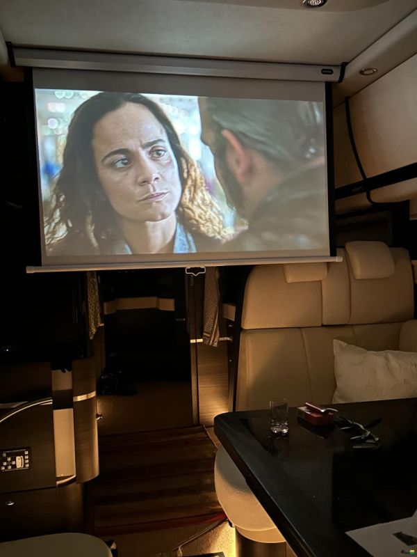 Concorde Charisma 900L