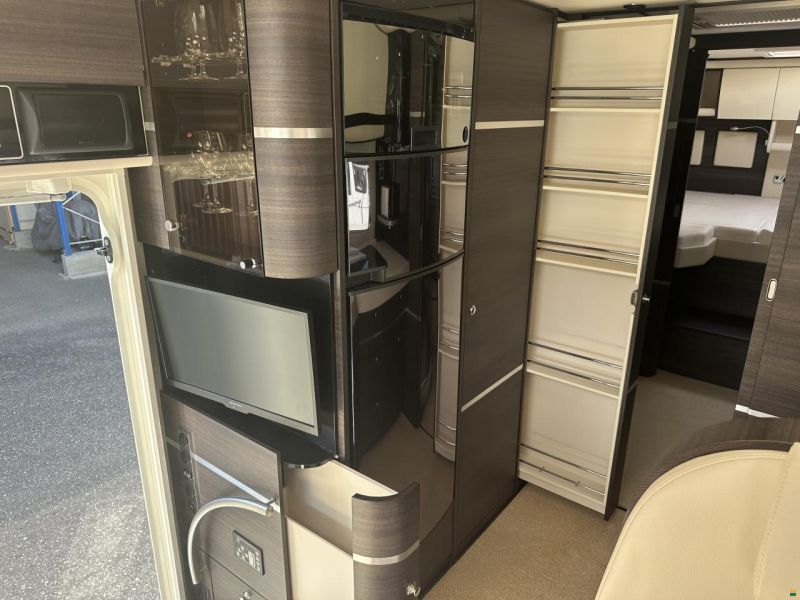 Concorde Charisma 900L