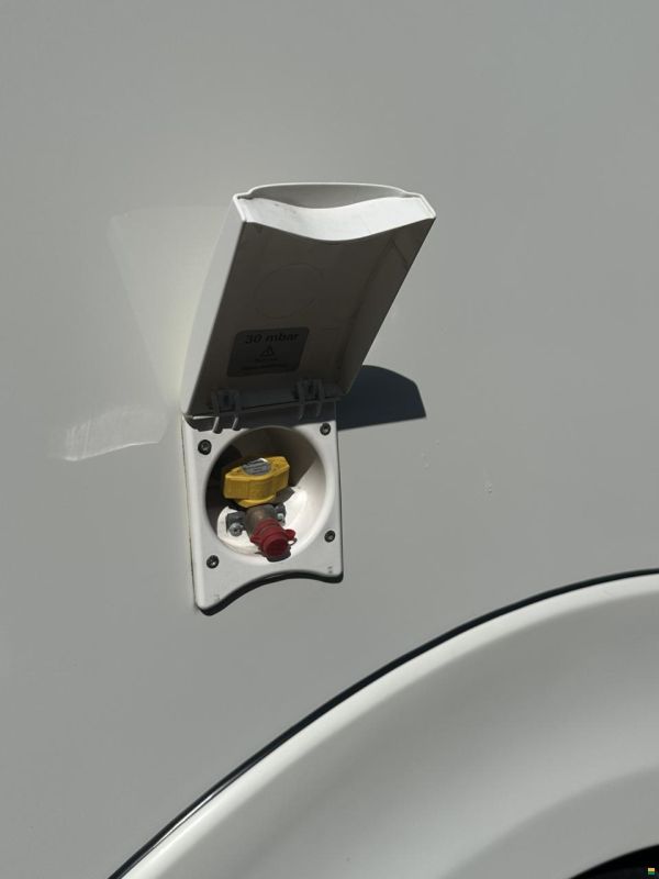 Concorde Charisma 900L