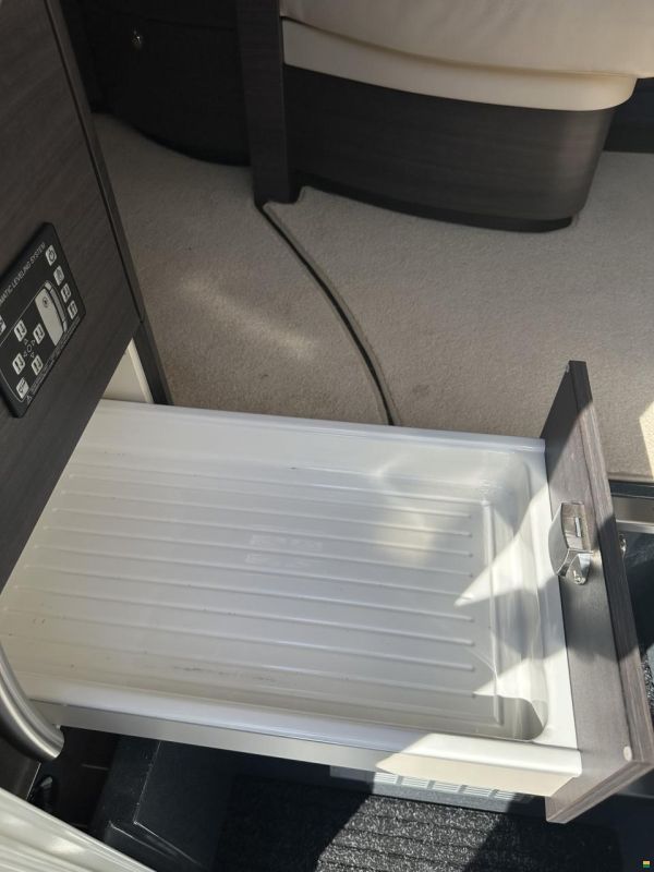 Concorde Charisma 900L