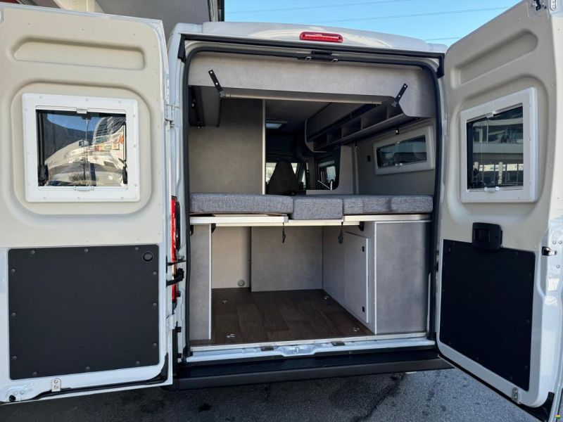 Pössl Summit 600 L Shine *Längsbetten*