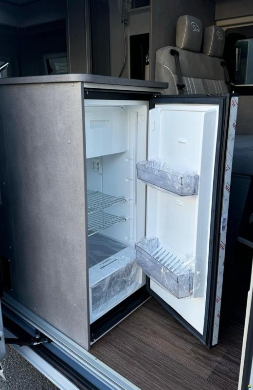 Pössl Summit 600 L Shine *Längsbetten*