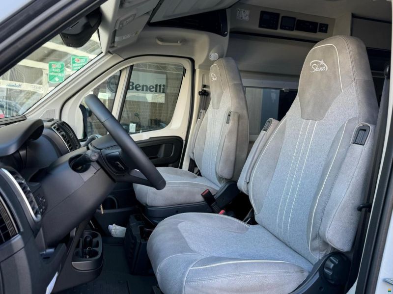 Pössl Summit 600 L Shine *Längsbetten*