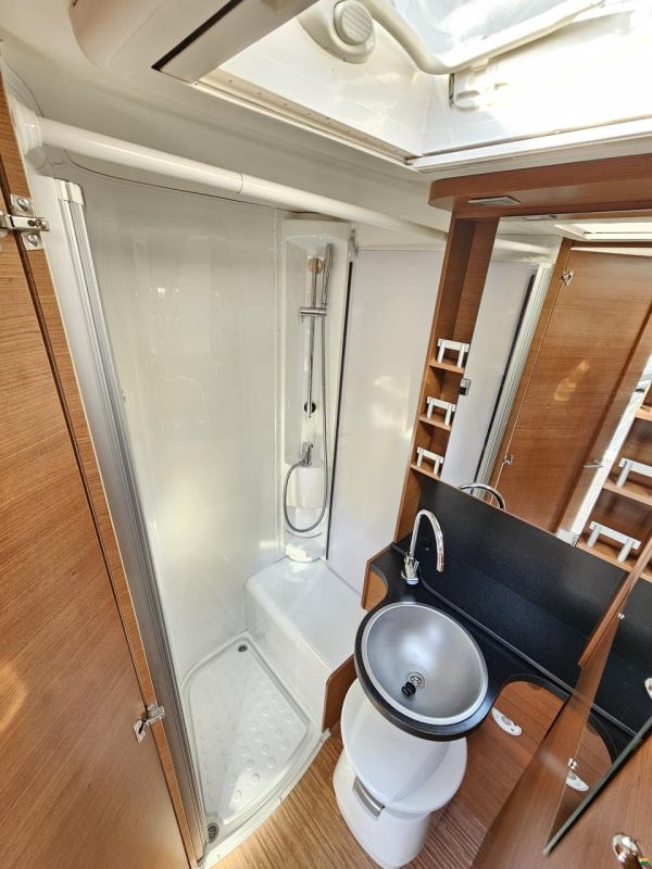 Knaus Sun ti 600 mit Doppelbett, Luftfederung!