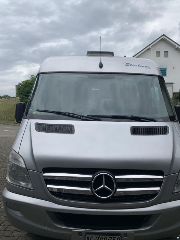 Mercedes Benz Starliner