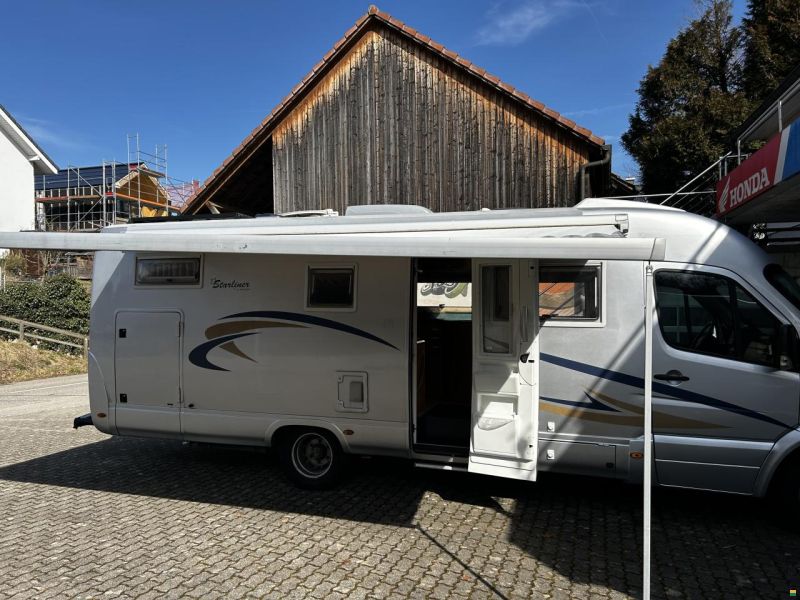 Mercedes Benz Starliner