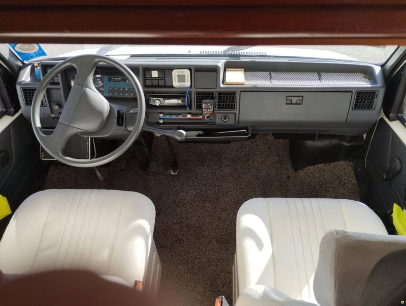 Peugeot J5