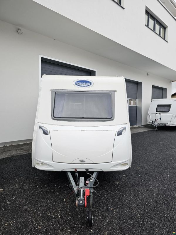 Caravelair Antares 460 mit Queensbett & Heckküche!