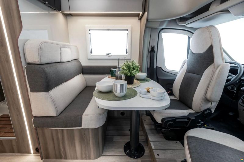 Roller Team Teilintegriert Womo 2 Plätzer