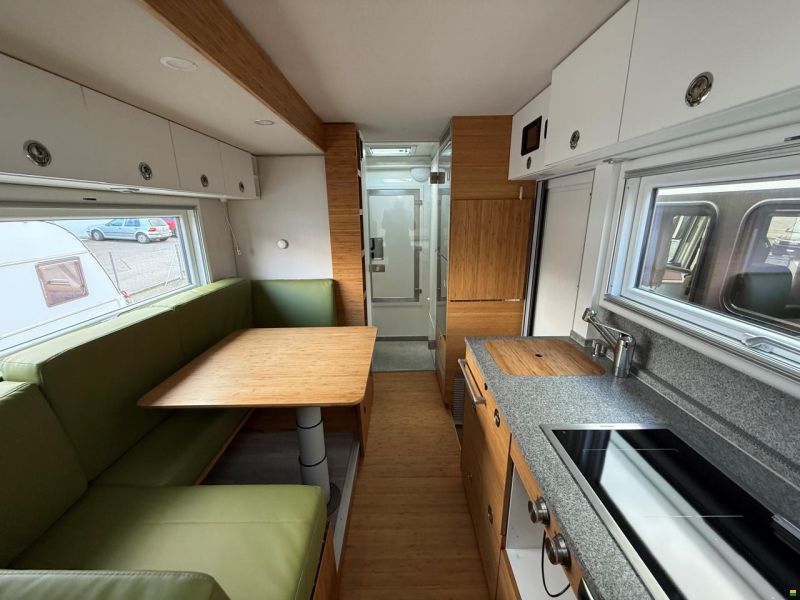 Mitsubishi FUSO 6C18 4x4