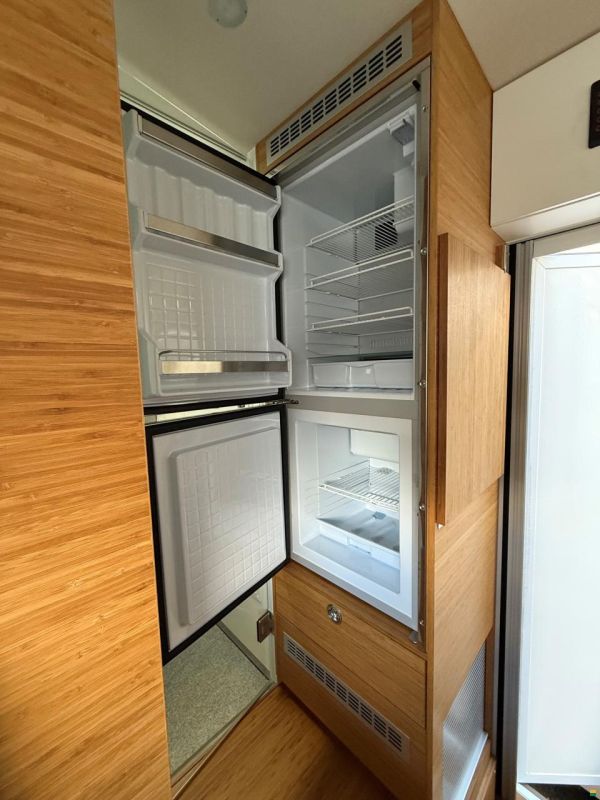 Mitsubishi FUSO 6C18 4x4