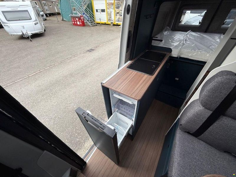 Hymer Eriba Car 600 Bicolour Blue