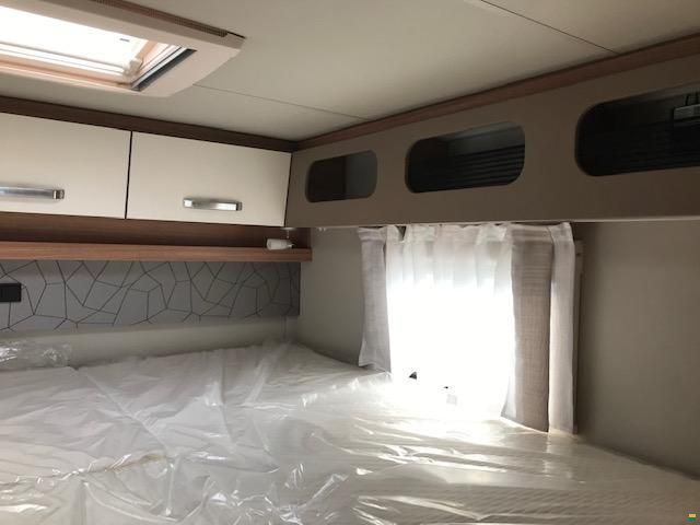 Weinsberg CaraCompact Suite MB 640 MEG