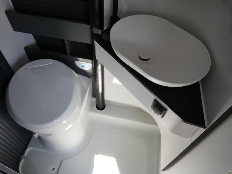 Adria Twin Supreme 640 SGX Automat