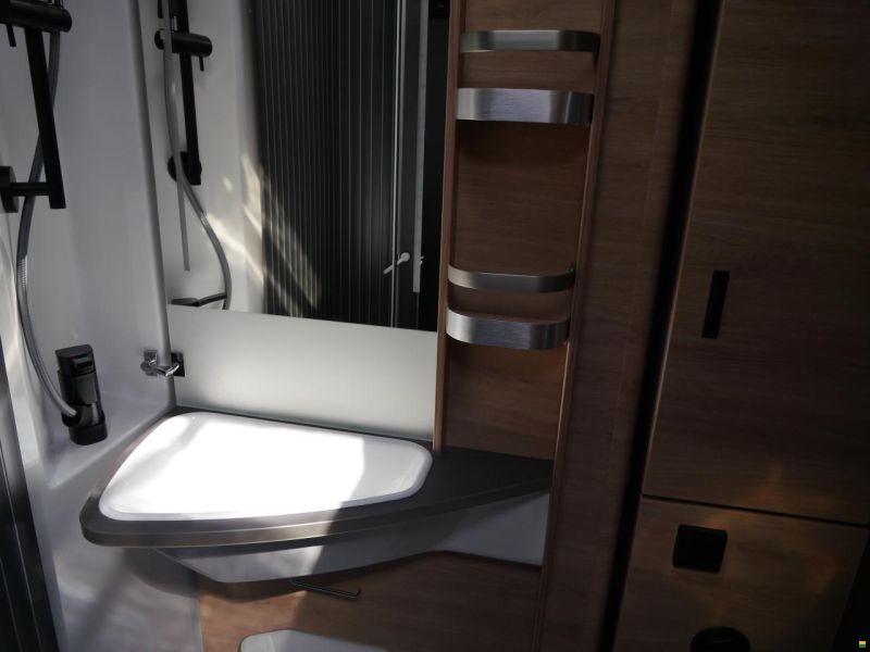 Knaus Live Ti 650 MEG Platinum Selection