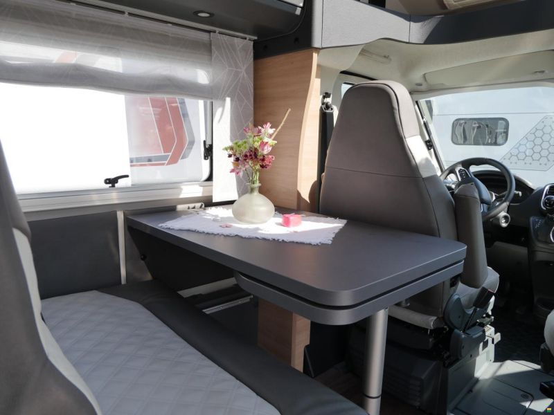 Knaus Live Ti 650 MEG Platinum Selection