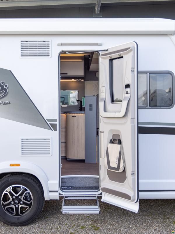 Knaus Live Wave 650 MF Platinum Selection