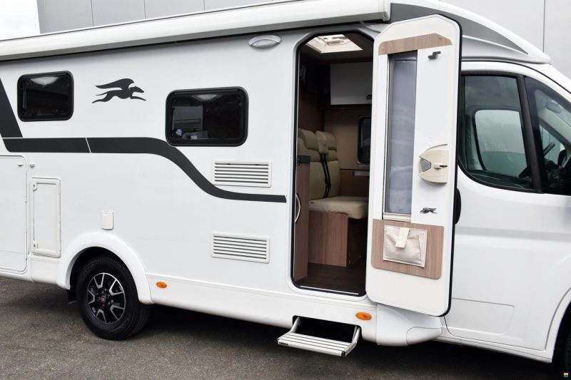 Laika KOSMO COMPACT V9 2.2 MJ140