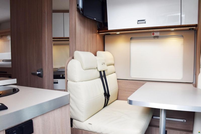 Laika KOSMO COMPACT V9 2.2 MJ140