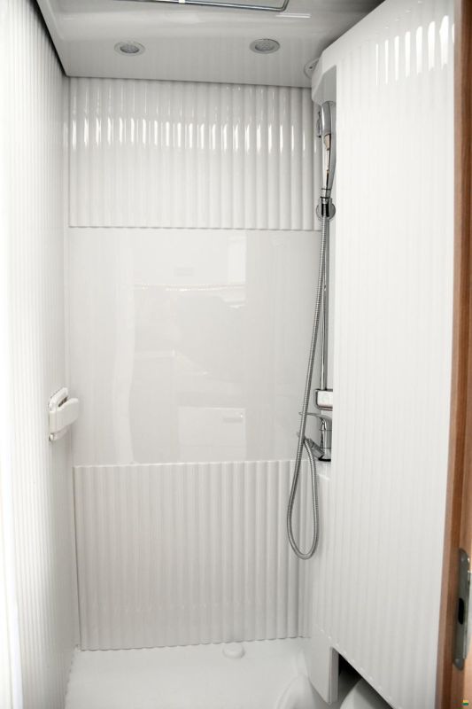 Laika KOSMO COMPACT V9 2.2 MJ140