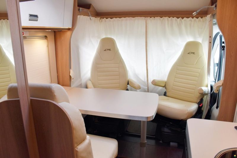 Laika KOSMO COMPACT V9 2.2 MJ140